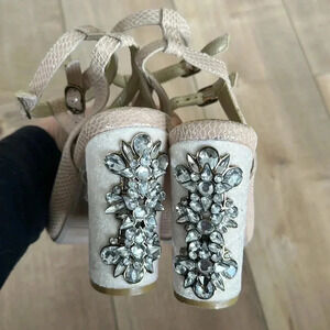 Joyfolie Aindrea in Nude Studded Jeweled Leather Heels Sz 8.5